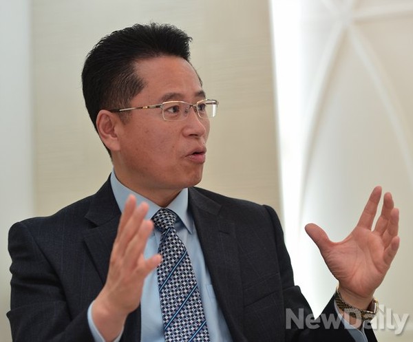 [포토] 인터뷰하는 신인균 자주국방네트워크 대표 | Save Internet 뉴데일리