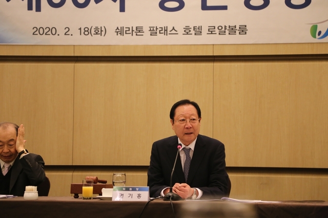 5대 회장에 연임된 권기홍 동반성장위원장 ⓒ동반위 제공