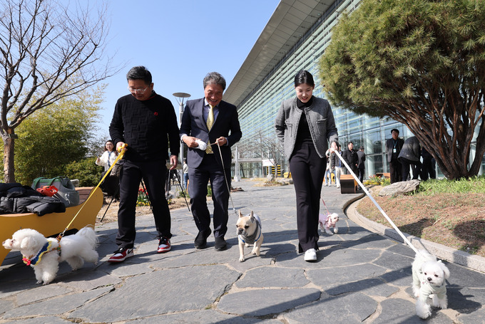 인천공항, 반려견 동반 여행자 위한 '펫 라운지' 오픈