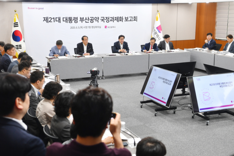 박형준 부산시장 "산은 이전, 정권과 무관하게 추진"