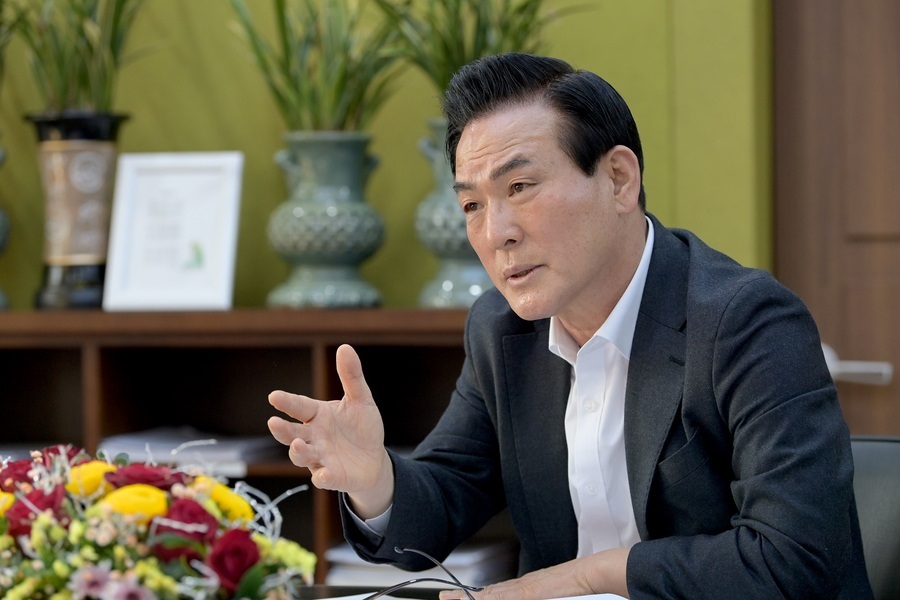 [인터뷰] "1000일의 기적"…백성현 논산시장 "국방·농업·관광 '트리플 혁신' 이끌다"