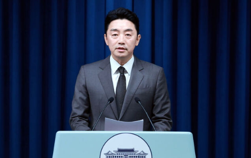 사면 이어 내각도 '그들만의 축제'  … '전교조' 교육· '민변' 여가장관, '대북송금변호사' 금감원장  
