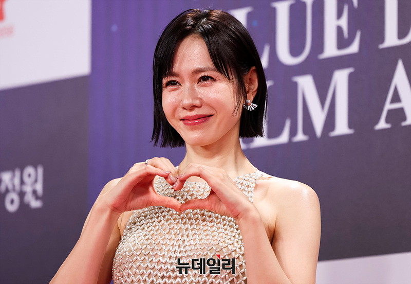 [영상] 청룡영화상 레드카펫 선 손예진 