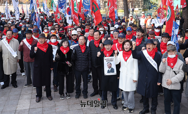 [포토] 이승만과 함께 걷는 시민대행진 기념촬영