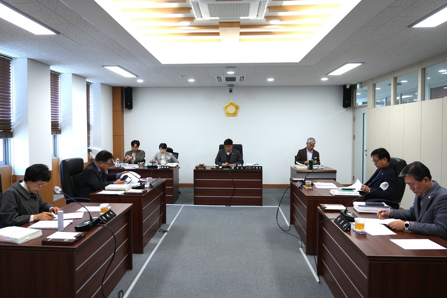 영천시의회 산업건설위원회, 16건 안건 심사 모두 마쳐