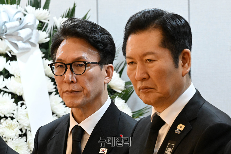 '개딸' 눈치보다 사라지는 보완수사권 … 명청 대결 희생양 됐다