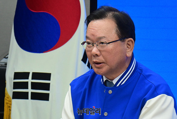 '이재명의 전국민 25만원'에 반대한 김부겸 … "가계에 별 도움 안돼"