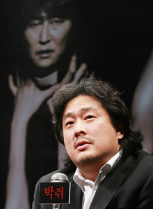 ▲ 신작 '박쥐'로 칸 국제영화제 공식경쟁부문에 진출한 박찬욱 감독 ⓒ 연합뉴스  