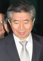 ▲ 1일 검찰 조사를 받고 나오는 노무현 전 대통령 ⓒ 연합뉴스