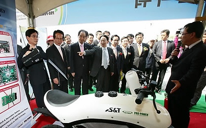 ▲ 부안 신재생에너지단지는 2010년까지 1,194억원이 투입돼 실증연구단지, 테마체험단지, 산업단지 등 건물 8동을 포함한 356천㎡(11만평) 규모로 조성된다. &nbsp;ⓒ&nbsp;연합뉴스