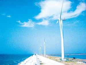 ▲ STX그룹은 그동안 각 계열사별로 개별적으로 진행하고 있던 녹색산업을 총괄할 GT사업팀을 신설하고 태양광, 풍력, 수처리, 저탄소 기술 등의 4대 전략사업을 중점 추진해 나갈 계획이다. 사진은 STX엔진이 전북 새만금 풍력발전단지에 시공 설치한 풍력발전설비.&nbsp;&nbsp; ⓒ 뉴데일리