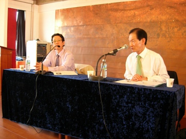 ▲ 한국신재생에너지협회, 태양광협의회 공동 주최로 7일 서울 정동 프란체스코 교육회관에서 열린 '태양광업계 의견수렴회'에 참석, 발제를 하고 있는 경동솔라의 조해성 대표(좌)와 한국신재생에너지협회의 구정회 회장(우).&nbsp; ⓒ 뉴데일리