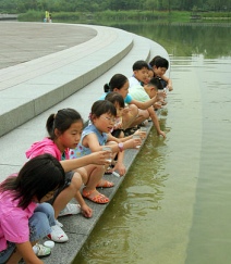 ▲ 월드컵 공원에서 열린 수질체험프로그램에 참가한 어린이들.  ⓒ 연합뉴스