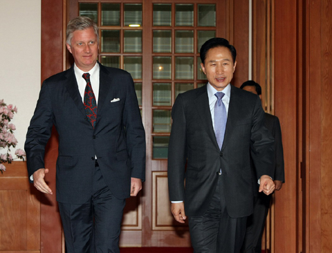 ▲ 이명박 대통령은 9일 필립 벨기에 왕세자를 접견하고 양국 실질 협력 방안을 논의했다.&nbsp;벨기에 왕위 계승 서열 1위인 필립 왕세자는 경제인 등 120명의 대형 사절단을 대동해 방한했다. ⓒ 뉴데일리