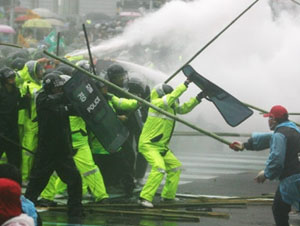 ▲ 대전 화물연대의 죽창 시위 현장 ⓒ 뉴데일리