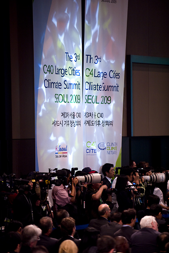 ▲ 'C40 서울 정상회의 개회식'을 취재중인 사진 기자들.  ⓒ 황문성 기자