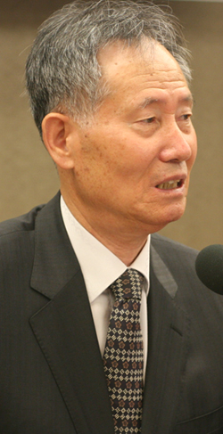 ▲ 안병직 서울대 명예교수 (시대정신 이사장). 안 교수는 19일 '언론과 국익'토론회에서  