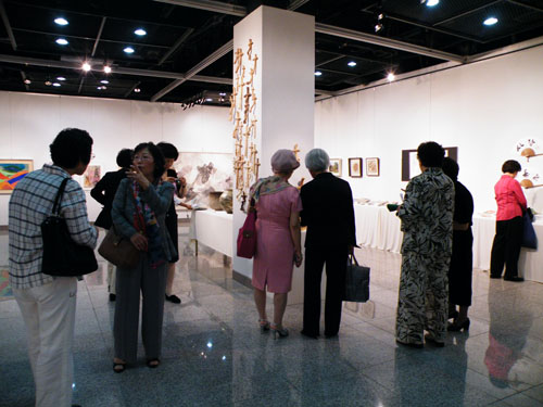 ▲ 29일, 서울 중구 정동에 위치한 이화여고에서 1959년도 졸업생들이 졸업50주년을 기념하며 전시회를 개최했다. 사진은 전시관 내부 모습 ⓒ 뉴데일리