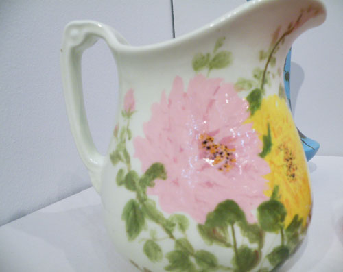 ▲ 작품명:국화꽃 (작가:조영자) 도자기에 그림 ⓒ 뉴데일리