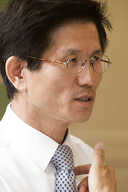 ▲ 김문수 경기도지사는 지난달 26일 뉴데일리와의 인터뷰를 통해 자신의 과거와 현재, 그리고 미래에 대해 솔직하게 털어놨다.ⓒ뉴데일리