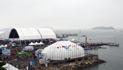 ▲ 3일 오전 화성시 전곡항에서 '2009 경기국제 보트쇼 & 코리아매치컵 세계요트대회 개막식'이 열리고 있다.  ⓒ 뉴데일리