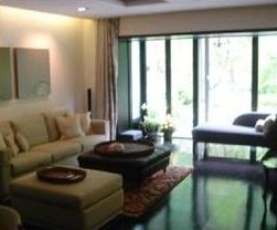 ▲ 엔티크 풍의 가구로 가득찬 에이미집&nbsp;&nbsp;