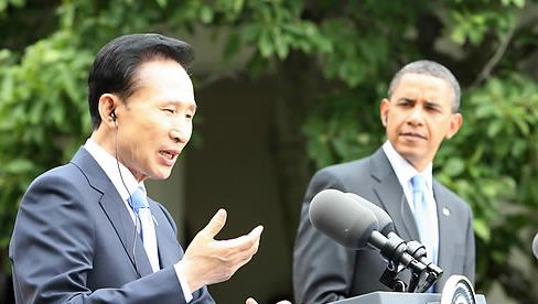 ▲ 이명박 대통령과 버락 오바마 미국대통령이 16일(현지시간) 백악관 로즈가든에서 공동 기자회견을 하고 있다. ⓒ 연합뉴스