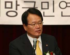 ▲ 1일 희망국민연대 창립대회에 참석한 한나라당 정의화 의원(희망국민연대 상임공동대표)이 인사말을 하고 있다. ⓒ 연합뉴스