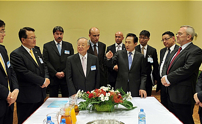 ▲ 폴란드를 방문중인 이명박 대통령이 7일 오후(현지시간) 바르샤바 문화과학궁전에서 열린 한-폴란드 경제협력 포럼에 참석했다. ⓒ 뉴데일리 <=청와대 제공>