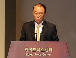 ▲ 최시중 방송통신위원장. 최 위원장은 9일 한국과 미국의 주요 기관 인터넷 사이트를 마비시킨 '디도스 공격'을 