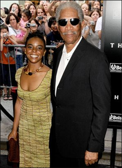 ▲ 다정한 포즈 취하는&nbsp;모건 프리먼과 에디나 하인즈&nbsp;