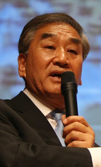 ▲ 이재오 전 한나라당 최고위원이 13일 오전 서울 중앙대 국제대학원이 주최한 '동북아 미래포럼'국제학술대회에서 기조연설을 하고 있다 ⓒ 뉴데일리 