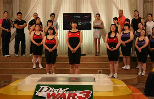 ▲ 다이어트 워 첫번째 탈락자가 된 탤런트 이하얀(가운데) ⓒ 다이어트 워 화면 캡처