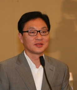 ▲ 지난달 18일 오전 정두언 한나라당의원이 국회 의원회관에서 열린 인터넷 포털 관련 토론회에 참석, 기념사를 하고 있다.  ⓒ 연합뉴스