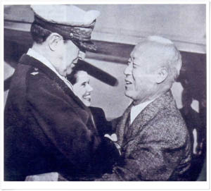 ▲ 이스만 대통령은 맥아더 원수와 서로 존경하는 절친한 사이였다.. ⓒ 뉴데일리