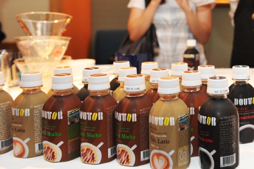 ▲ 서울우유가 일본의 커피브랜드 도투루와 전략적 제휴를 맺고 출시한 커피음료 3종(카페라떼, 카페모카, 아메리카노)세트.&nbsp;&nbsp;ⓒ 뉴데일리