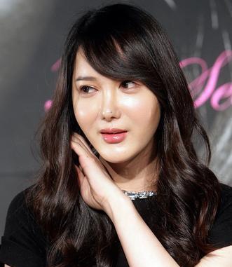 ▲ 게리K와의 열애설이 불거진 트렌스젠더 배우 이시연.  ⓒ 연합뉴스