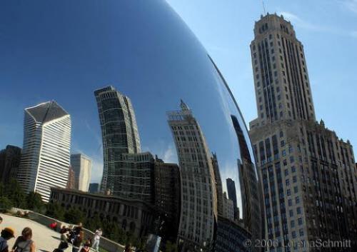 ▲ 주변 스카일라인을 빨아들인 cloud gate