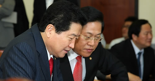 ▲ 한나라당 안상수 원내대표와 장광근 사무총장. ⓒ연합뉴스