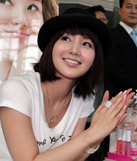 ▲ 소속사와의 갈등으로 '씨야' 복귀가 무산된 남규리. ⓒ&nbsp;연합뉴스