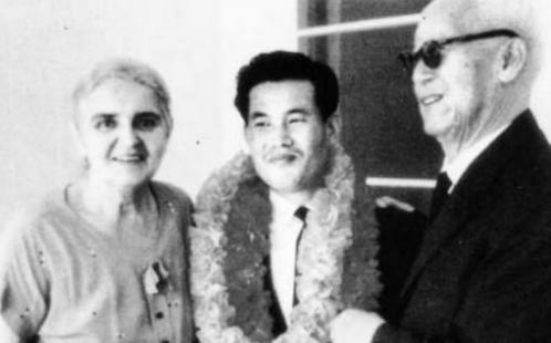 ▲ 이승만 대통령의 양자 이인수(가운데)씨가 하와이에 도착했을 때 ⓒ 뉴데일리