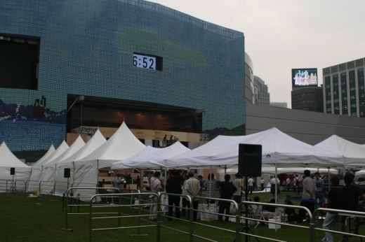 ▲ 서울광장 중앙에 설치중인 공식분향소 전경.&nbsp; ⓒ 뉴데일리