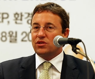 ▲ 20일 서울 소공동 롯데호텔에서 열린 UNEP 한국 녹색성장 정책보고서 기자회견에서 아킴 슈타이너 UNEP 사무총장이 정책보고서를 발표한 후 기자들의 질문에 답하고 있다. ⓒ 연합뉴스