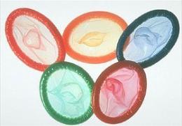 ▲ Benetton의 콘돔 광고 'condom olympics'