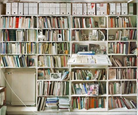 ▲ 총 80권의 책을 쓴 Derrida library. 22개국어로 번역되었다.