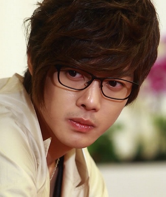 ▲ 그룹 SS501의 김현중(23)이 국내 연예인으로는 최초로 일본에서 신종 플루 확진 판정을 받은 것으로 알려져 주목된다.&nbsp; ⓒ&nbsp;연합뉴스