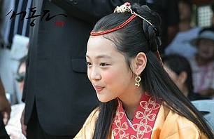 ▲ 지난 2005년 SBS드라마 '서동요'에 출연할 당시의 설리.&nbsp;