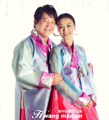 ▲ 정형돈-한유라 커플&nbsp; ⓒ 황마당웨딩컨설팅