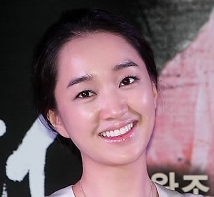 ▲ 16일 방송된 MBC '황금어장-무릎팍도사'에서 과거 어려웠던 가정형편을 공개하며 눈시울을 붉힌 수애. ⓒ 연합뉴스