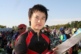 ▲ 참가자들이 무사히 완주를 끝낸 후 오세훈 시장이 상암월드컵공원 평화의 광장에 마련된 중앙 무대로 올라와 연설을 하고 있다. ⓒ 뉴데일리